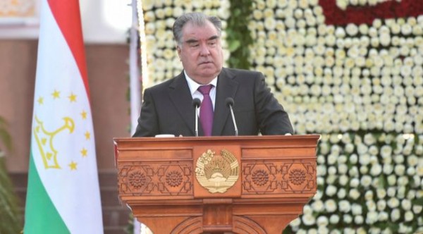Эмомали Рахмон провел встречу с руководителями, активистами и жителями города Бохтар