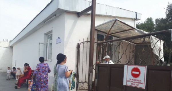 В Худжанде закрыт на карантин областной роддом