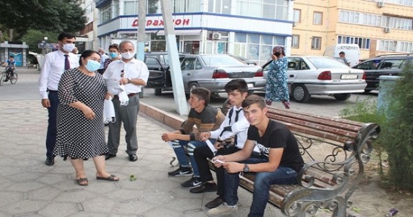 В Гулистоне провели акцию «Надень маску!»