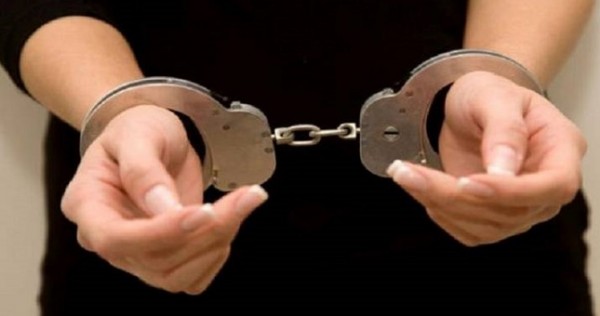 Ранее судимая жительница Бустона задержана за грабеж
