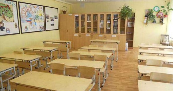 В Хороге школа №10 готовится к новому учебному году
