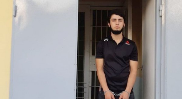 В Душанбе торговца сладкой ватой за эксгибиционизм приговорили к мытью полов