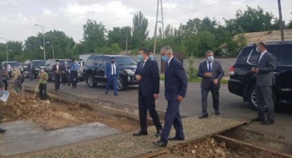Премьер-министр Таджикистана в районе Муминабад ознакомился с деятельностью деканских хозяйств и строительством юбилейных объектов