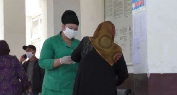 Переболевшие COVID-19 таджикистанцы: "Без больничного листа не выдают или урезают зарплату"