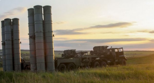 Российский ЗРК С-300ПС в Таджикистане отразил "нападение" противника