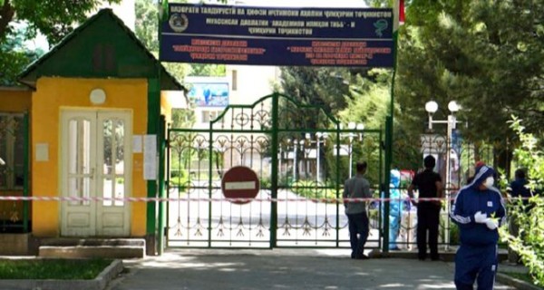 Власти Таджикистана заблокировали «народный» счетчик умерших от пневмонии
