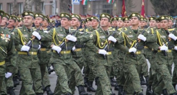 На севере Таджикистана под "облаву" попали четверо молодых врачей