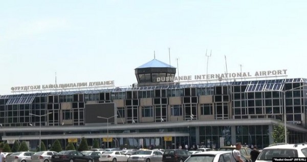 Двое сотрудников душанбинского аэропорта обвиняются в контрабанде золота