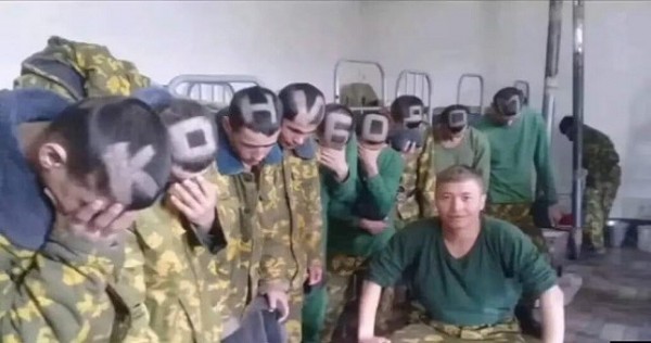 Сержант, выбривший на головах новобранцев слово "Конибодом", приговорен к 5 годам заключения