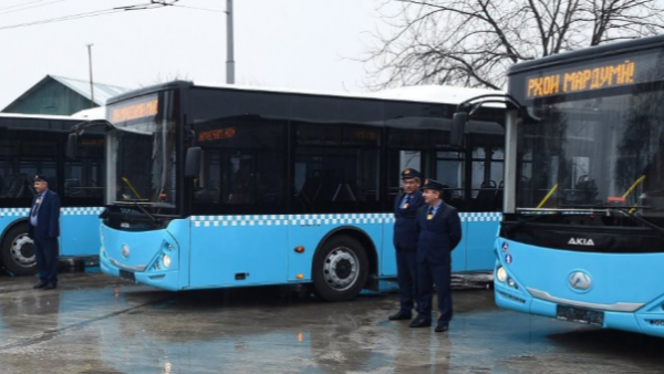 В Душанбе меняют маршрутки на новые автобусы
