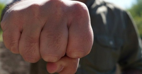 На рынке Худжанда мужчина избил женщину