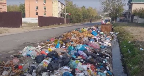 Куляб задыхается от мусора