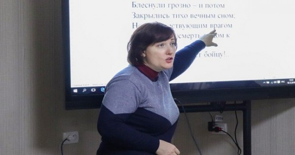 Преподавателям Согда вручены удостоверения российского образца