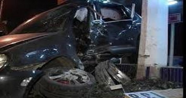 В Душанбе в результате аварии погиб водитель автомашины