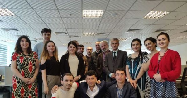 Медиа-организации Таджикистана выражают озабоченность ситуацией с аккредитацией журналистов Радио Озоди