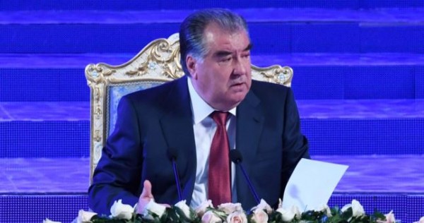 Президент Таджикистана выразил соболезнования в связи с кончиной Жака Ширака