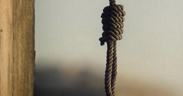 Неосторожное слово отца стало причиной самоубийства 9-летней девочки в Таджикистане
