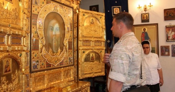 Более 3 тысяч человек помолились иконе "Спас Нерукотворный" в Таджикистане