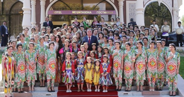 Лидер нации Эмомали Рахмон открыл гостиницу «Сугдиён» в Худжанде