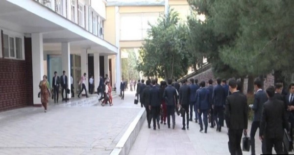 В вузах Таджикистана серьезный недобор абитуриентов. Почему?