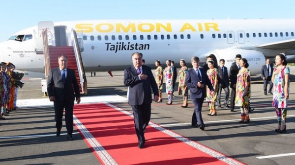 Президент Таджикистана с рабочим визитом отправился в Согдийскую область