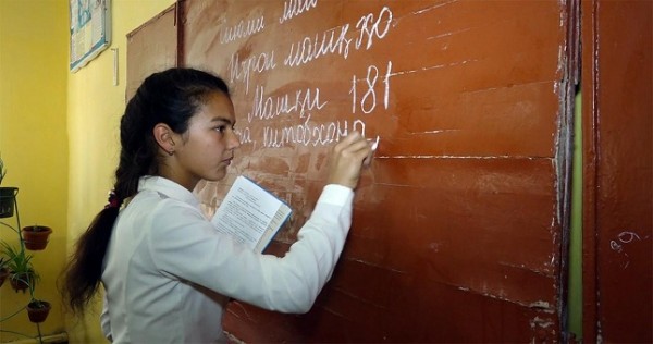 Первых нет и отстающих. В какой школе Таджикистана дети равны учителям