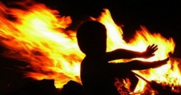 В Таджикистане трое подростков подожгли 6-летнюю девочку
