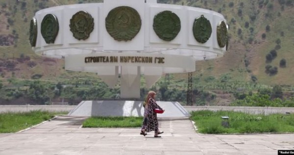 "Славный город" Нурек, в который не ходят автобусы