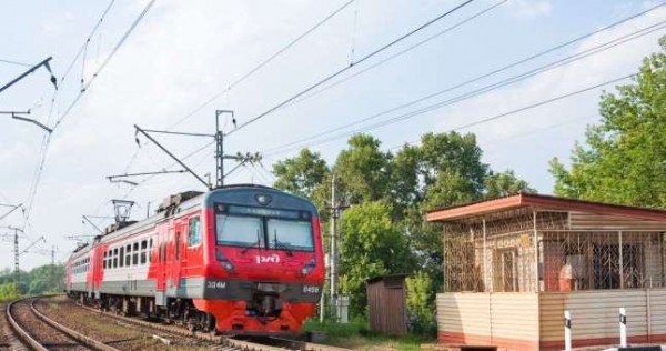 Несчастный случай или убийство? В Москве под электричку попали два таджикских мигранта