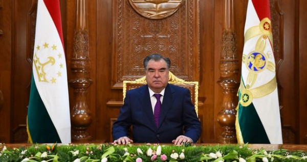 Рахмон поздравил таджикистанцев с наступлением священного месяца Рамазан