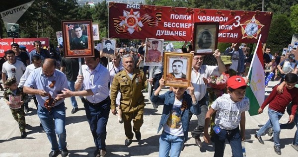 В Таджикистане решают вопрос о проведении "Бессмертного полка"