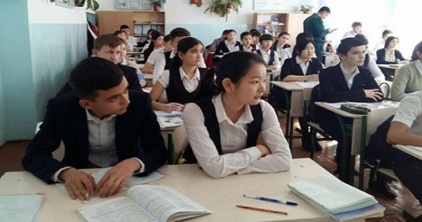 В Душанбе определили лучшего школьника и лучшего воспитателя детского сада