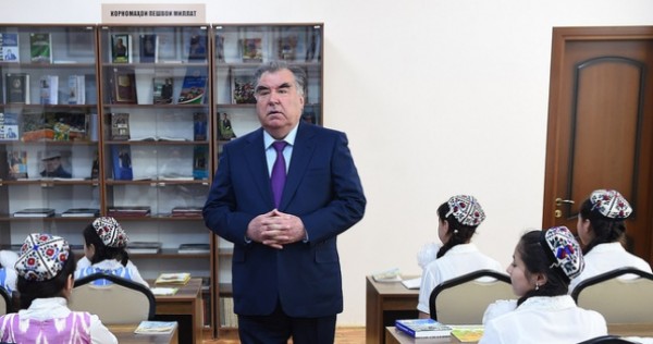 Президент принял участие в открытии нового здания библиотеки, исторического музея и музыкальной школы в районе Спитамен