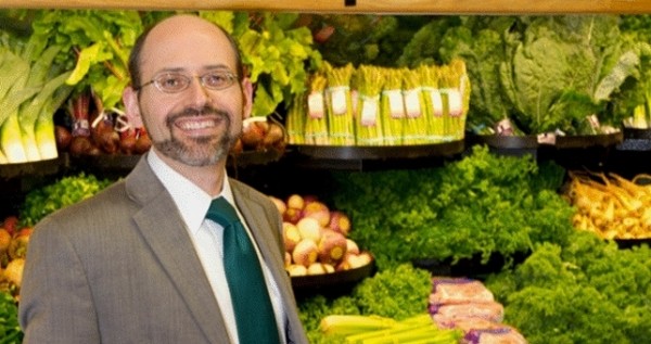 Орехи, миндаль, лимоны. По мнению американского врача, эти продукты защищают мозг и память