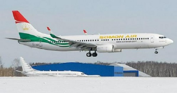 Вылетевший в Москву самолет Somon Air вернулся в Душанбе из-за неисправности