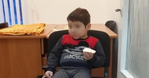 Найденный на улице в Челябинске мальчик будет депортирован в Таджикистан