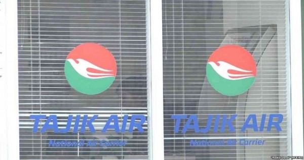 В Таджикистане опечатан лайнер Boeing авиакомпании "Таджик Эйр"