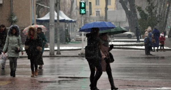 В Таджикистане облачно, ожидаются осадки в виде дождя и снега