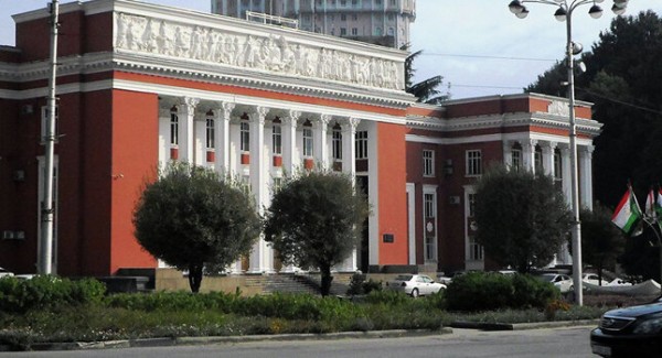 В Таджикистане определены праздничные дни в честь Маджлиси Оли и местных органов государственной власти
