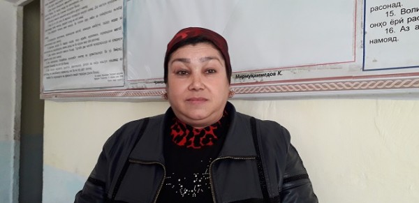 Таджикистан: Как ранние помолвки ломают жизни девочек