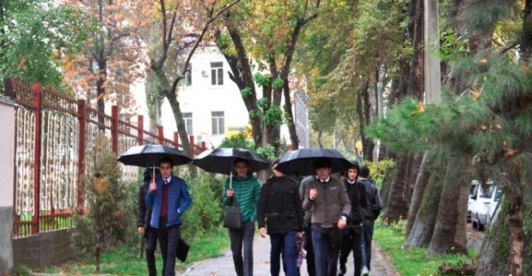 Сегодня в Душанбе облачно, днем временами дождь