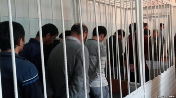 "Увлекся салафизмом и увлек за собой студентов". В Согде осуждена группа молодых людей