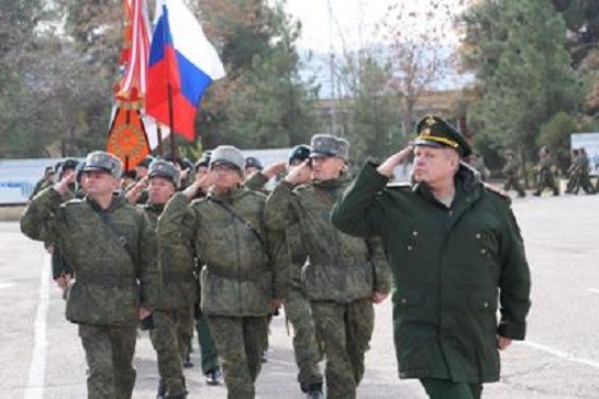 Новый командир российской военной базы в Таджикистане представлен личному составу