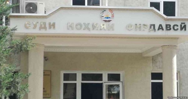 Суд в Душанбе прекратил рассмотрение жалоб адвокатов, обвиняющих друг друга в клевете