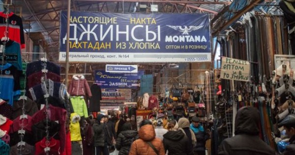Таджики «Дордоя». Как бывшие беженцы стали «своими» на крупнейшем рынке Центральной Азии