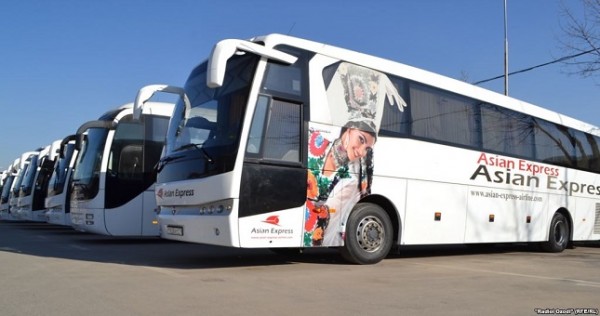 Первая группа таджикских мигрантов вернулась на родину на автобусах Asian Express