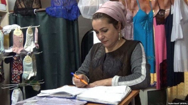 Исследование: работающие женщины пользуются большим уважением в своих семьях