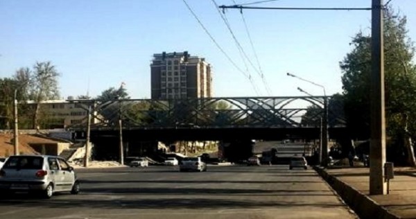Движение транспорта по мосту в районе Сино приостановлено