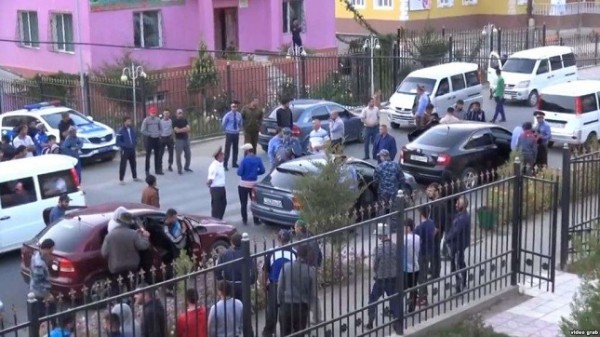 Большая чистка: десятки машин в ГБАО очищены от незаконной "тонировки"