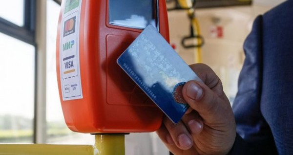 В Душанбе еще на двух маршрутах вводят электронную систему оплаты проезда